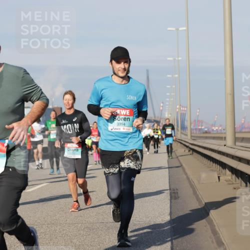 03.10.2025 - Köhlbrandbrückenlauf Jannik Wohlers http://msf.ph/oto/9085330 03.10.2025 09:56:48 Position 3 2799, 1771, 3394 meine-sportfotos.de