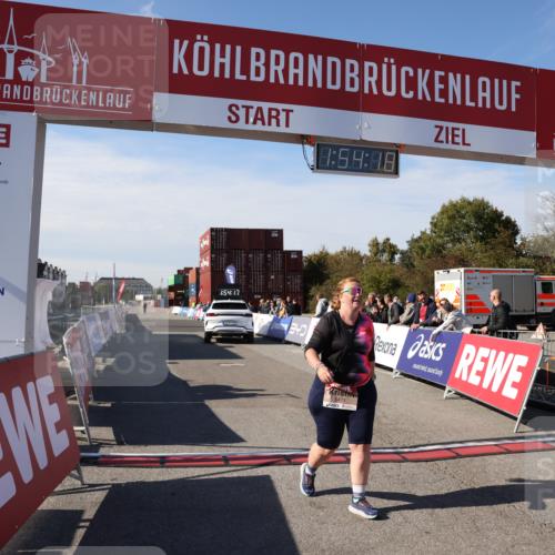 03.10.2025 - Köhlbrandbrückenlauf Lena Gebhardt http://msf.ph/oto/9085332 03.10.2025 13:54:17 Ziel 5471 meine-sportfotos.de