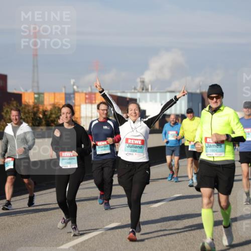 03.10.2025 - Köhlbrandbrückenlauf Jannik Wohlers http://msf.ph/oto/9085334 03.10.2025 10:07:25 Position 3 2289, 2356, 1904 meine-sportfotos.de