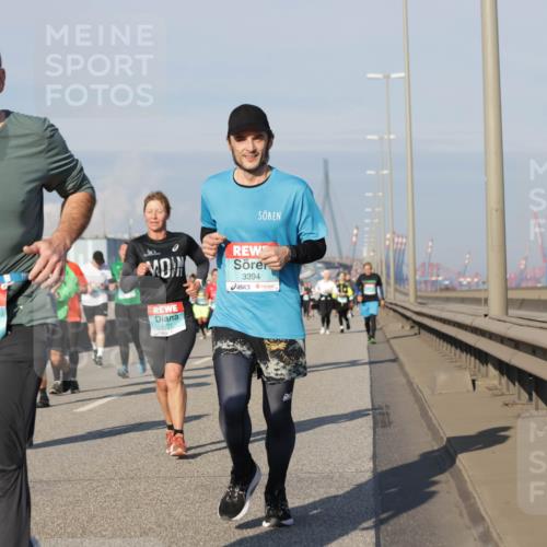 03.10.2025 - Köhlbrandbrückenlauf Jannik Wohlers http://msf.ph/oto/9085342 03.10.2025 09:56:49 Position 3 18, 2799, 1771, 3394 meine-sportfotos.de