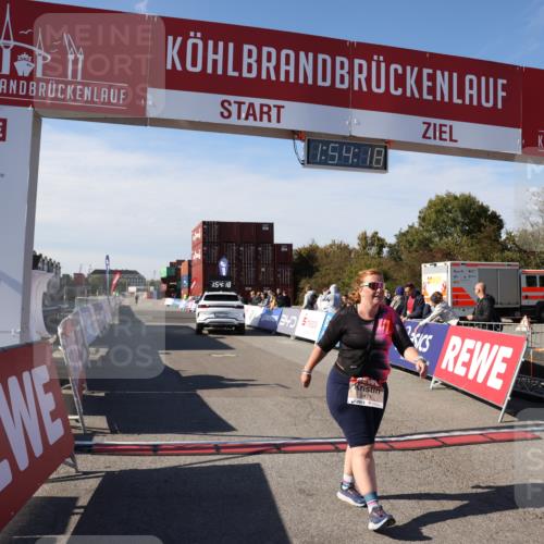 03.10.2025 - Köhlbrandbrückenlauf Lena Gebhardt http://msf.ph/oto/9085344 03.10.2025 13:54:18 Ziel 5471 meine-sportfotos.de
