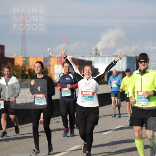 03.10.2025 - Köhlbrandbrückenlauf Jannik Wohlers http://msf.ph/oto/9085345 03.10.2025 10:07:25 Position 3 4000, 2289, 3149, 2356, 1904 meine-sportfotos.de
