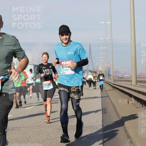 03.10.2025 - Köhlbrandbrückenlauf Jannik Wohlers http://msf.ph/oto/9085350 03.10.2025 09:56:49 Position 3 2799, 1771, 3394 meine-sportfotos.de