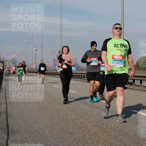 03.10.2025 - Köhlbrandbrückenlauf Fabian Wolf http://msf.ph/oto/9085354 03.10.2025 10:20:22 Position 3 2277, 2992 meine-sportfotos.de