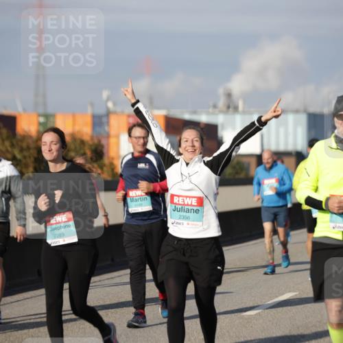 03.10.2025 - Köhlbrandbrückenlauf Jannik Wohlers http://msf.ph/oto/9085358 03.10.2025 10:07:26 Position 3 2289, 3149, 2356, 904 meine-sportfotos.de