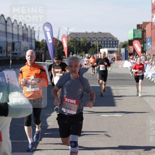 03.10.2025 - Köhlbrandbrückenlauf Jannik Wohlers http://msf.ph/oto/9085361 03.10.2025 13:18:37 Ziel 4154, 4280, 4606, 4796, 4812, 4819, 4826, 4882, 5115, 5178, 5192, 6084, 6429, 6500, 6596, 6700, 6758 meine-sportfotos.de
