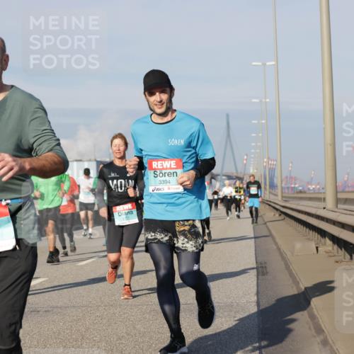 03.10.2025 - Köhlbrandbrückenlauf Jannik Wohlers http://msf.ph/oto/9085366 03.10.2025 09:56:49 Position 3 3394, 2799 meine-sportfotos.de