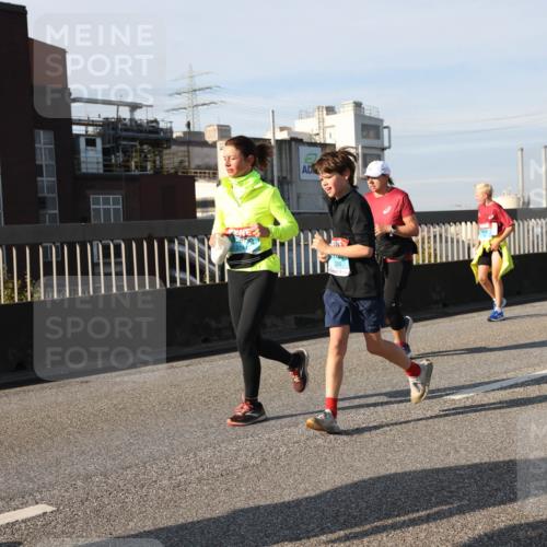 03.10.2025 - Köhlbrandbrückenlauf Lena Gebhardt http://msf.ph/oto/9085388 03.10.2025 10:05:29 Position 2  meine-sportfotos.de