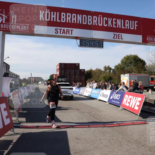 03.10.2025 - Köhlbrandbrückenlauf Lena Gebhardt http://msf.ph/oto/9085398 03.10.2025 13:54:57 Ziel 5545 meine-sportfotos.de