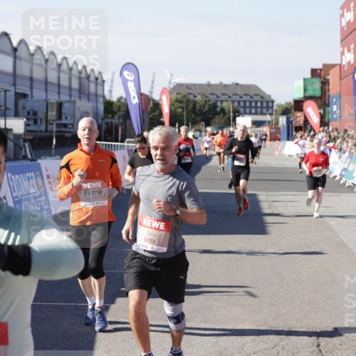 03.10.2025 - Köhlbrandbrückenlauf Jannik Wohlers http://msf.ph/oto/9085401 03.10.2025 13:18:37 Ziel 4154, 4280, 4606, 4796, 4812, 4819, 4826, 4882, 5115, 5178, 5192, 6084, 6429, 6500, 6596, 6700, 6758 meine-sportfotos.de