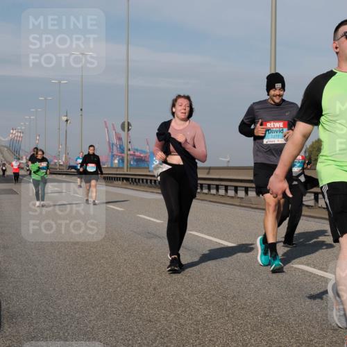 03.10.2025 - Köhlbrandbrückenlauf Fabian Wolf http://msf.ph/oto/9085414 03.10.2025 10:20:23 Position 3 2277, 248, 2992 meine-sportfotos.de