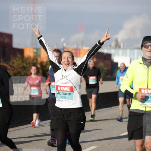 03.10.2025 - Köhlbrandbrückenlauf Jannik Wohlers http://msf.ph/oto/9085421 03.10.2025 10:07:26 Position 3 2289, 2356, 1904 meine-sportfotos.de