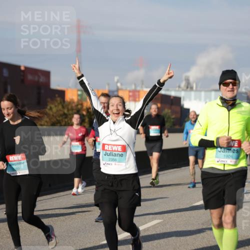 03.10.2025 - Köhlbrandbrückenlauf Jannik Wohlers http://msf.ph/oto/9085425 03.10.2025 10:07:26 Position 3 2289, 900, 2356, 1904 meine-sportfotos.de