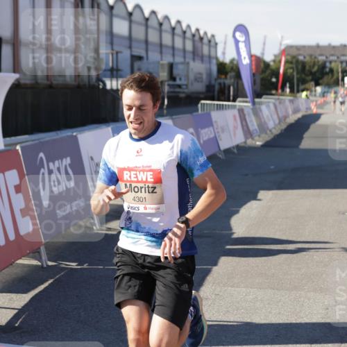 03.10.2025 - Köhlbrandbrückenlauf Jannik Wohlers http://msf.ph/oto/9085430 03.10.2025 12:52:19 Ziel 4301 meine-sportfotos.de