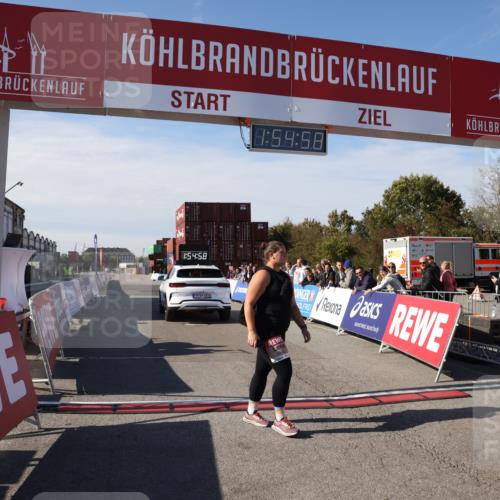 03.10.2025 - Köhlbrandbrückenlauf Lena Gebhardt http://msf.ph/oto/9085439 03.10.2025 13:54:58 Ziel 5545 meine-sportfotos.de