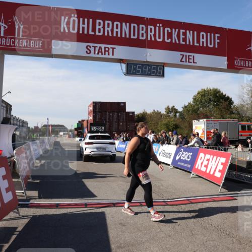 03.10.2025 - Köhlbrandbrückenlauf Lena Gebhardt http://msf.ph/oto/9085448 03.10.2025 13:54:58 Ziel 5545 meine-sportfotos.de