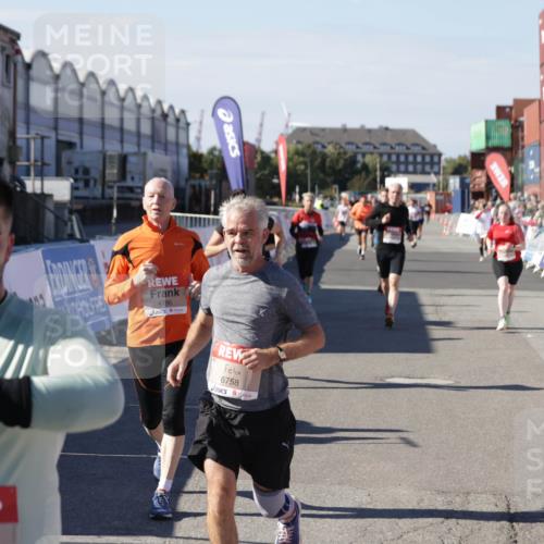 03.10.2025 - Köhlbrandbrückenlauf Jannik Wohlers http://msf.ph/oto/9085458 03.10.2025 13:18:37 Ziel 4154, 4280, 4606, 4796, 4812, 4819, 4826, 4882, 5115, 5178, 5192, 6084, 6429, 6500, 6596, 6700, 6758 meine-sportfotos.de