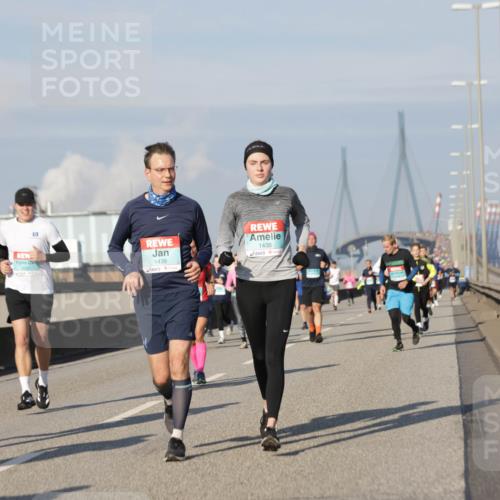 03.10.2025 - Köhlbrandbrückenlauf Jannik Wohlers http://msf.ph/oto/9085464 03.10.2025 09:56:52 Position 3 3186, 2, 1439, 1438 meine-sportfotos.de