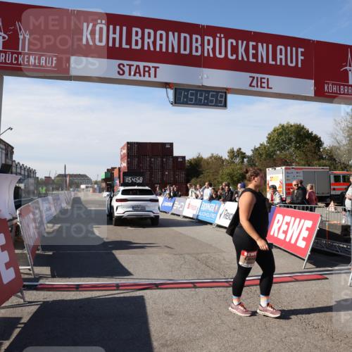 03.10.2025 - Köhlbrandbrückenlauf Lena Gebhardt http://msf.ph/oto/9085468 03.10.2025 13:54:58 Ziel 5545 meine-sportfotos.de