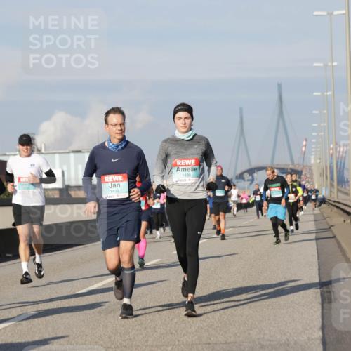 03.10.2025 - Köhlbrandbrückenlauf Jannik Wohlers http://msf.ph/oto/9085475 03.10.2025 09:56:52 Position 3 2, 1439, 1438 meine-sportfotos.de