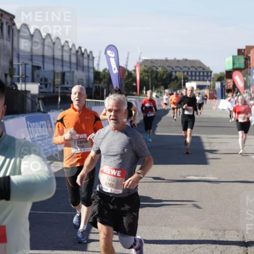 03.10.2025 - Köhlbrandbrückenlauf Jannik Wohlers http://msf.ph/oto/9085476 03.10.2025 13:18:37 Ziel 4154, 4280, 4606, 4796, 4812, 4819, 4826, 4882, 5115, 5178, 5192, 6084, 6429, 6500, 6596, 6700, 6758 meine-sportfotos.de