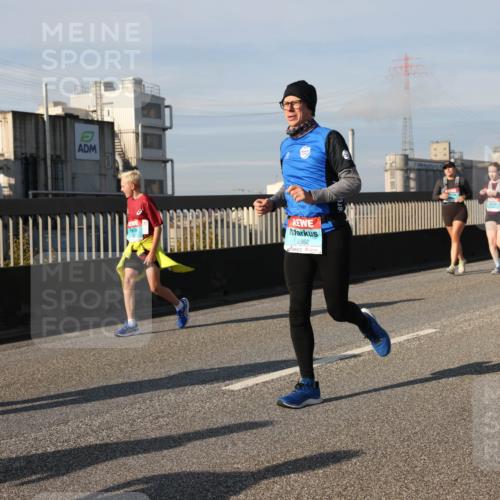 03.10.2025 - Köhlbrandbrückenlauf Lena Gebhardt http://msf.ph/oto/9085484 03.10.2025 10:05:30 Position 2 2952 meine-sportfotos.de