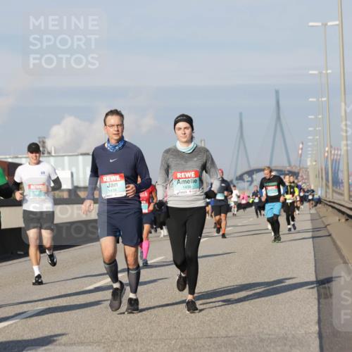 03.10.2025 - Köhlbrandbrückenlauf Jannik Wohlers http://msf.ph/oto/9085488 03.10.2025 09:56:52 Position 3 3186, 2, 1439, 1438 meine-sportfotos.de