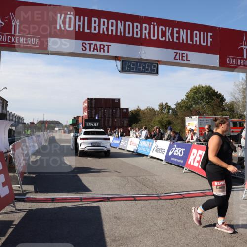 03.10.2025 - Köhlbrandbrückenlauf Lena Gebhardt http://msf.ph/oto/9085491 03.10.2025 13:54:59 Ziel 5545 meine-sportfotos.de