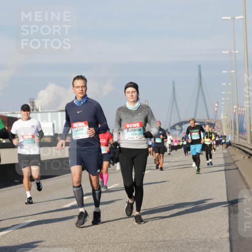03.10.2025 - Köhlbrandbrückenlauf Jannik Wohlers http://msf.ph/oto/9085492 03.10.2025 09:56:52 Position 3 2, 1439, 1438, 3186 meine-sportfotos.de