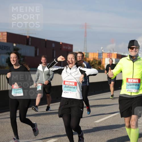 03.10.2025 - Köhlbrandbrückenlauf Jannik Wohlers http://msf.ph/oto/9085494 03.10.2025 10:07:27 Position 3 2289, 2356, 1904 meine-sportfotos.de