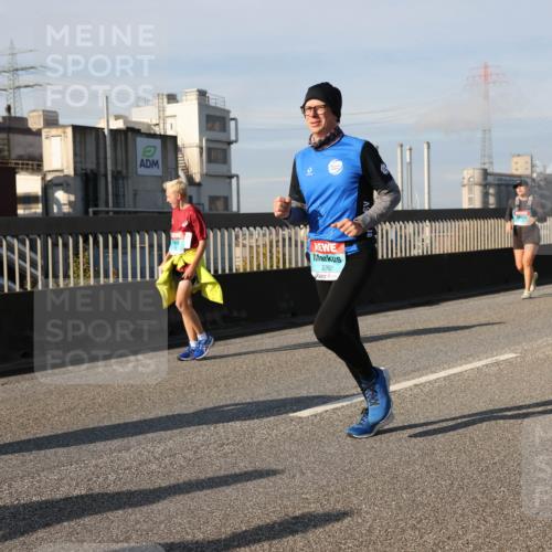 03.10.2025 - Köhlbrandbrückenlauf Lena Gebhardt http://msf.ph/oto/9085508 03.10.2025 10:05:30 Position 2 2952 meine-sportfotos.de