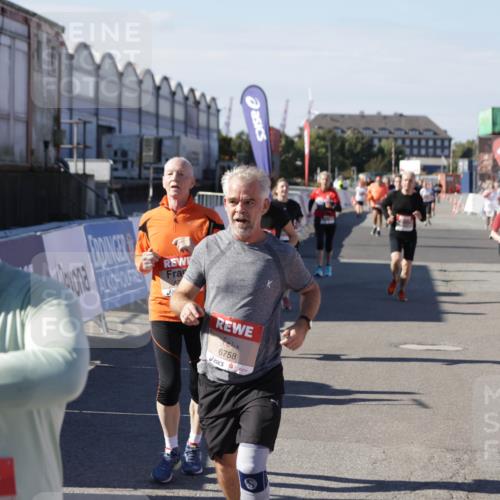 03.10.2025 - Köhlbrandbrückenlauf Jannik Wohlers http://msf.ph/oto/9085509 03.10.2025 13:18:37 Ziel 4154, 4280, 4606, 4796, 4812, 4819, 4826, 4882, 5115, 5178, 5192, 6084, 6429, 6500, 6596, 6700, 6758 meine-sportfotos.de