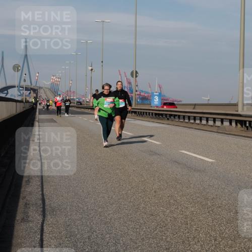 03.10.2025 - Köhlbrandbrückenlauf Fabian Wolf http://msf.ph/oto/9085530 03.10.2025 10:20:28 Position 3  meine-sportfotos.de