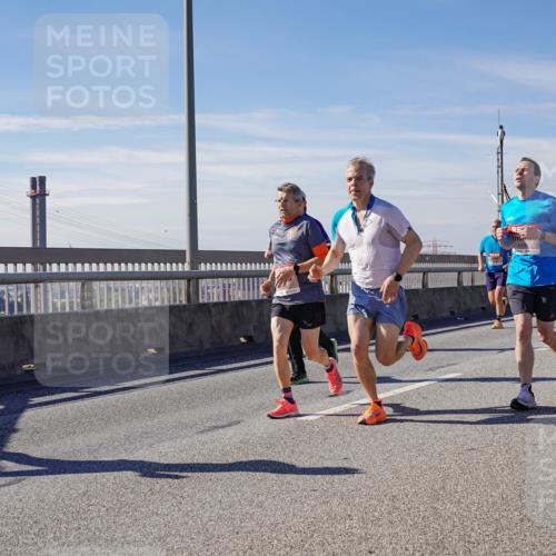 03.10.2025 - Köhlbrandbrückenlauf Michael Burmester http://msf.ph/oto/9085534 03.10.2025 12:43:07 Position 2  meine-sportfotos.de