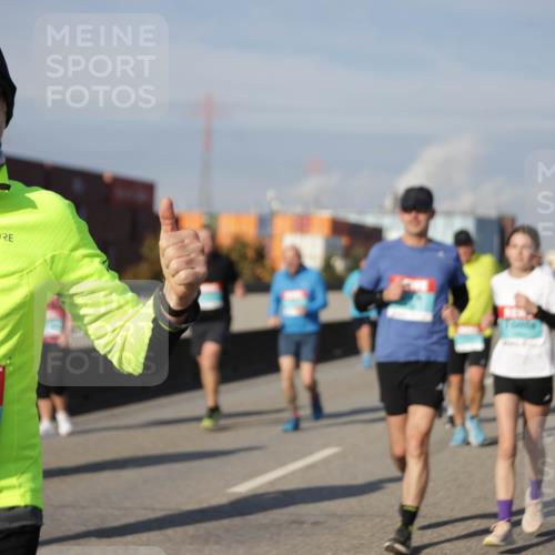 03.10.2025 - Köhlbrandbrückenlauf Jannik Wohlers http://msf.ph/oto/9085541 03.10.2025 10:07:29 Position 3 1904 meine-sportfotos.de