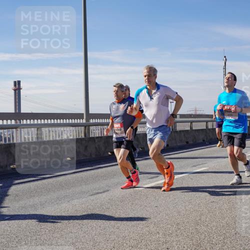 03.10.2025 - Köhlbrandbrückenlauf Michael Burmester http://msf.ph/oto/9085547 03.10.2025 12:43:07 Position 2  meine-sportfotos.de