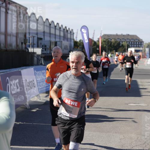 03.10.2025 - Köhlbrandbrückenlauf Jannik Wohlers http://msf.ph/oto/9085551 03.10.2025 13:18:37 Ziel 4154, 4280, 4606, 4796, 4812, 4819, 4826, 4882, 5115, 5178, 5192, 6084, 6429, 6500, 6596, 6700, 6758 meine-sportfotos.de