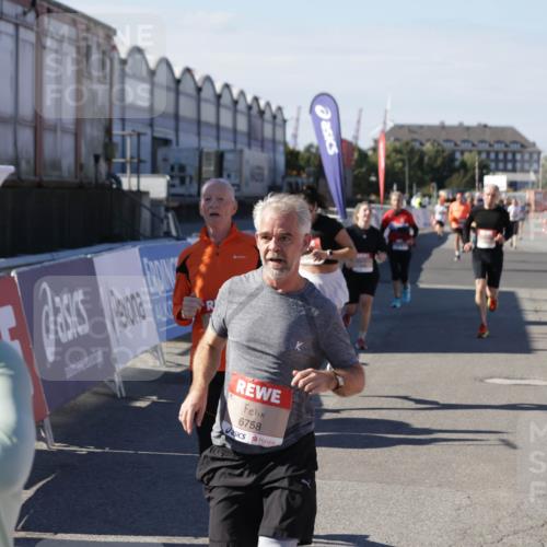 03.10.2025 - Köhlbrandbrückenlauf Jannik Wohlers http://msf.ph/oto/9085567 03.10.2025 13:18:37 Ziel 4154, 4280, 4606, 4796, 4812, 4819, 4826, 4882, 5115, 5178, 5192, 6084, 6429, 6500, 6596, 6700, 6758 meine-sportfotos.de