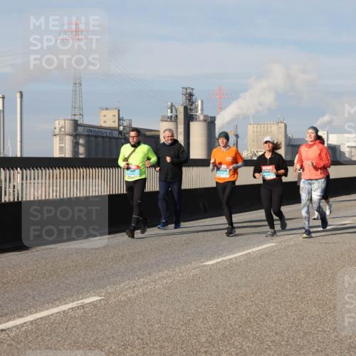 03.10.2025 - Köhlbrandbrückenlauf Lena Gebhardt http://msf.ph/oto/9085572 03.10.2025 10:05:34 Position 2  meine-sportfotos.de
