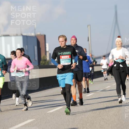 03.10.2025 - Köhlbrandbrückenlauf Jannik Wohlers http://msf.ph/oto/9085574 03.10.2025 09:56:56 Position 3 2, 1, 2, 5, 3549, 3156 meine-sportfotos.de