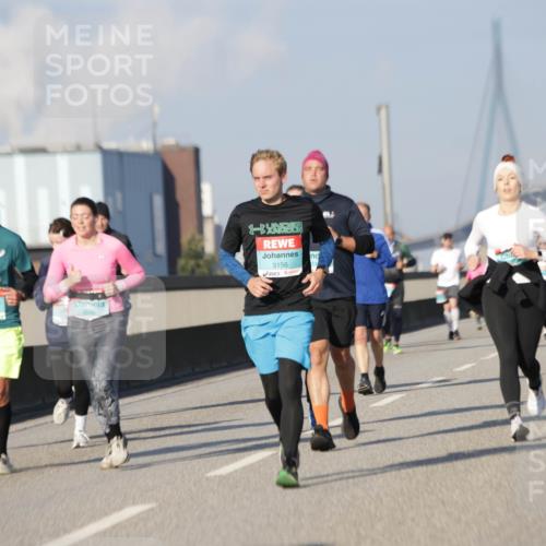 03.10.2025 - Köhlbrandbrückenlauf Jannik Wohlers http://msf.ph/oto/9085575 03.10.2025 09:56:56 Position 3 21, 25, 3156 meine-sportfotos.de