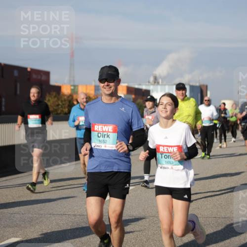 03.10.2025 - Köhlbrandbrückenlauf Jannik Wohlers http://msf.ph/oto/9085583 03.10.2025 10:07:30 Position 3 1652, 1653 meine-sportfotos.de