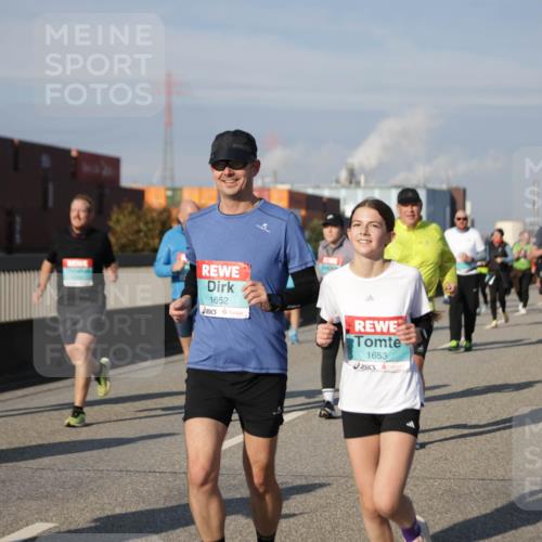 03.10.2025 - Köhlbrandbrückenlauf Jannik Wohlers http://msf.ph/oto/9085589 03.10.2025 10:07:30 Position 3 1652, 1653 meine-sportfotos.de
