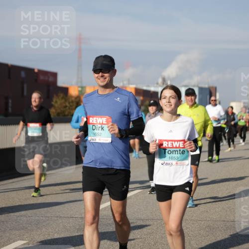 03.10.2025 - Köhlbrandbrückenlauf Jannik Wohlers http://msf.ph/oto/9085593 03.10.2025 10:07:30 Position 3 1652, 1653 meine-sportfotos.de