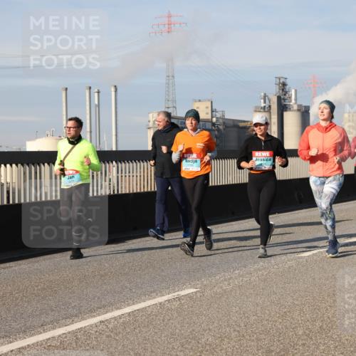 03.10.2025 - Köhlbrandbrückenlauf Lena Gebhardt http://msf.ph/oto/9085595 03.10.2025 10:05:36 Position 2 2618 meine-sportfotos.de