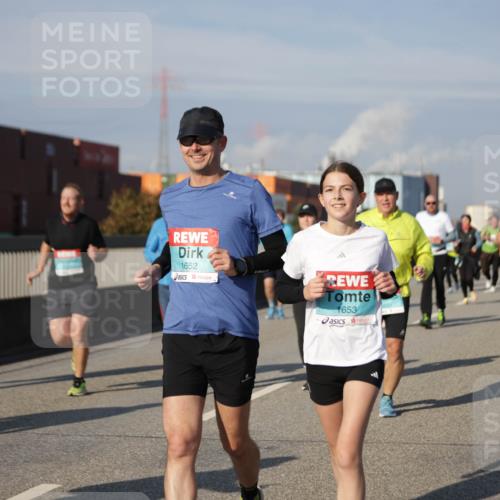 03.10.2025 - Köhlbrandbrückenlauf Jannik Wohlers http://msf.ph/oto/9085599 03.10.2025 10:07:30 Position 3 1652, 1653 meine-sportfotos.de