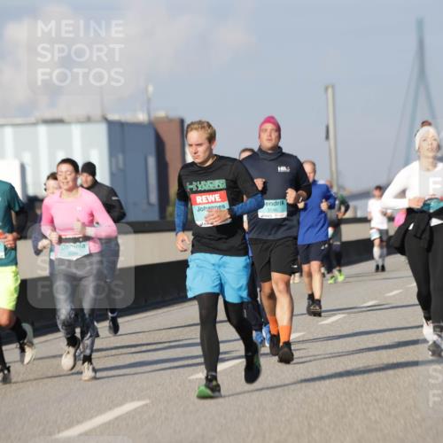 03.10.2025 - Köhlbrandbrückenlauf Jannik Wohlers http://msf.ph/oto/9085616 03.10.2025 09:56:56 Position 3 2125, 3146 meine-sportfotos.de