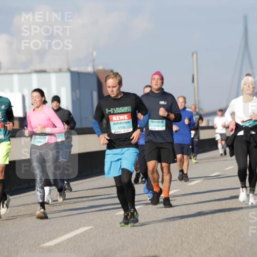 03.10.2025 - Köhlbrandbrückenlauf Jannik Wohlers http://msf.ph/oto/9085636 03.10.2025 09:56:56 Position 3 3156, 3146 meine-sportfotos.de