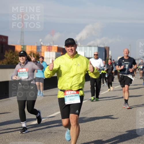 03.10.2025 - Köhlbrandbrückenlauf Jannik Wohlers http://msf.ph/oto/9085637 03.10.2025 10:07:31 Position 3 2393, 7, 3631, 9 meine-sportfotos.de