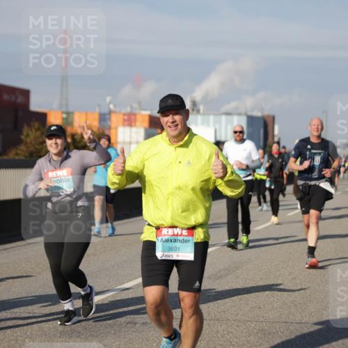 03.10.2025 - Köhlbrandbrückenlauf Jannik Wohlers http://msf.ph/oto/9085644 03.10.2025 10:07:31 Position 3 7, 3631 meine-sportfotos.de